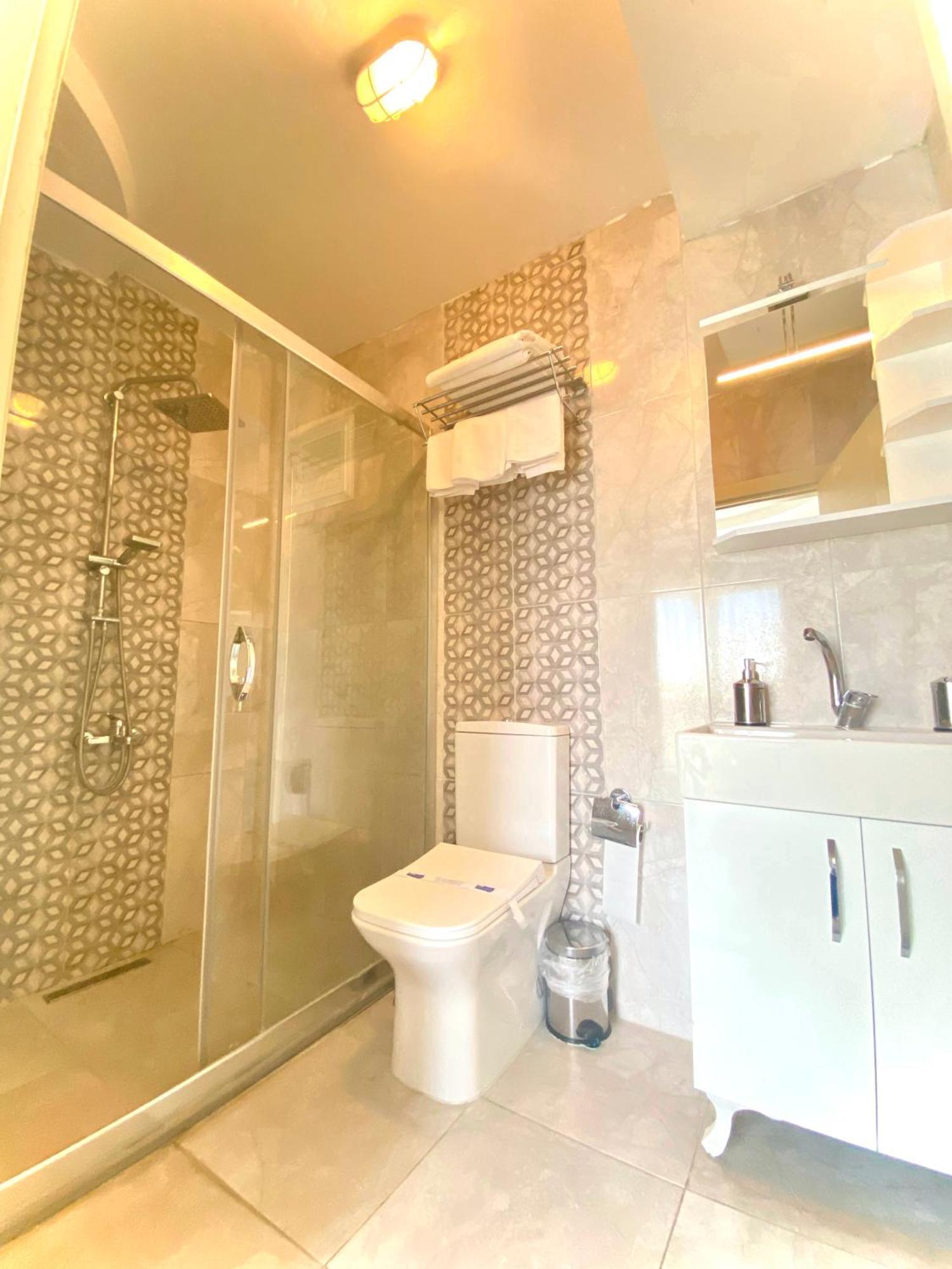 تْشاناكالي Udi Hotel المظهر الخارجي الصورة